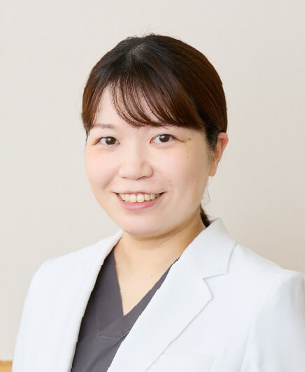 穴倉 麻衣 顔写真